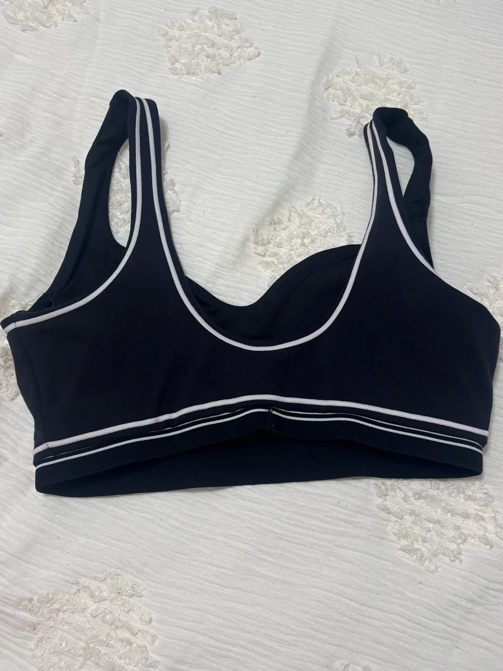 ALO Yoga Black Heart Throb Bra